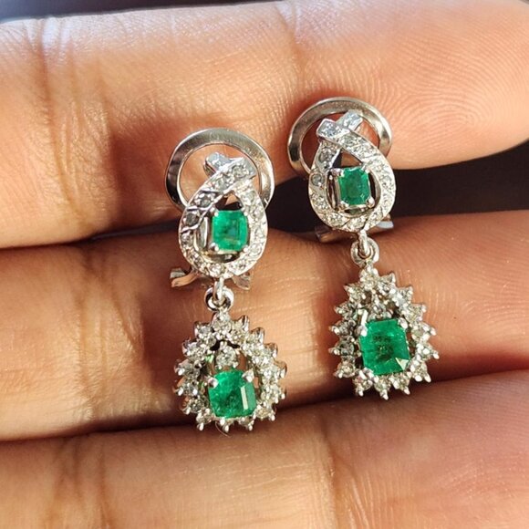 Elegant 18k White Gold Colombian Emerald and Diamond Drop Earrings - Picture 1 of 10